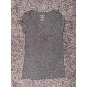 American Eagle Women's Grey Ribbed Short Sleeve V-Neck Shirt